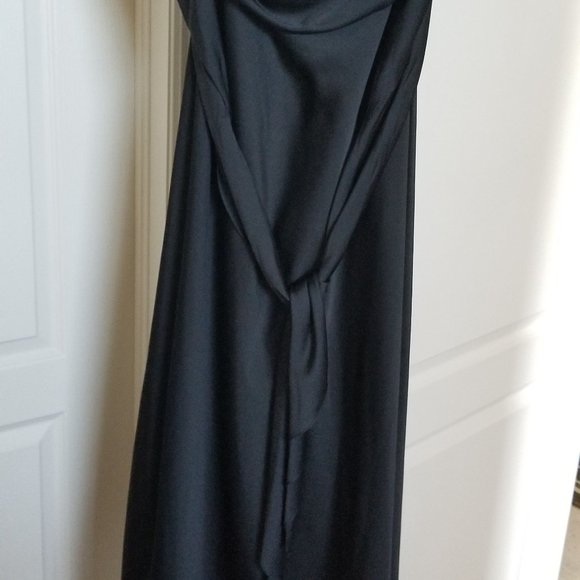 Long black gown, size 20 - Picture 1 of 5